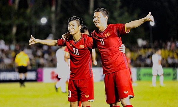 TRỰC TIẾP: Philippines 1-2 ĐT Việt Nam (H2): Công Phượng bỏ lỡ cơ hội ngon ăn - Bóng Đá