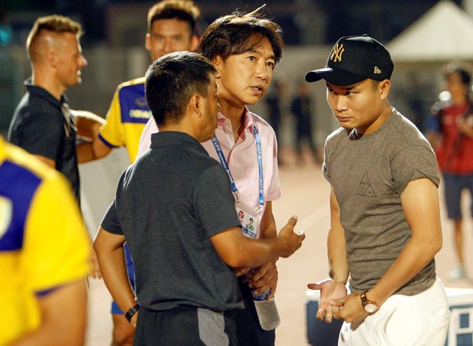 HLV Toshia Miura bị TP.HCM sa thải?  - Bóng Đá