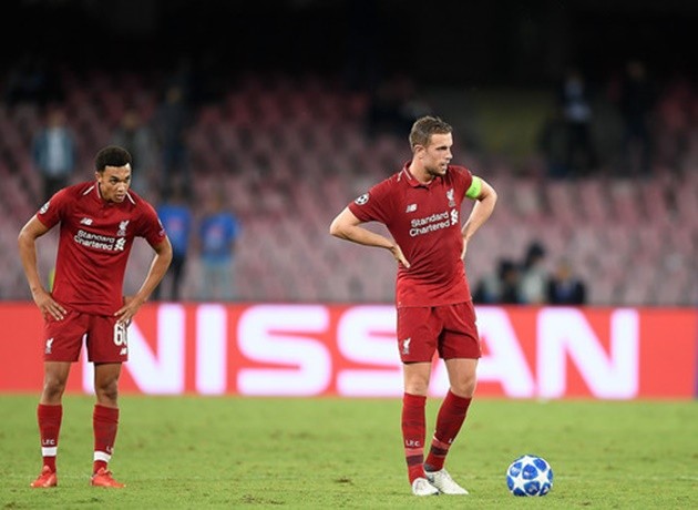 Fan Liverpool 'hủy diệt' 1 cái tên sau trận thua Napoli - Bóng Đá