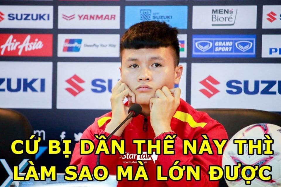 Ảnh troll: Công Phượng ủ mưu ghi bàn, Quang Hải bị 