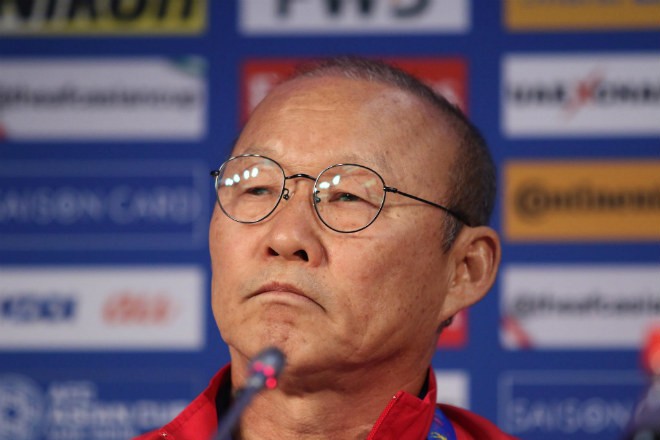 Họp báo HLV Park Hang-seo - Bóng Đá