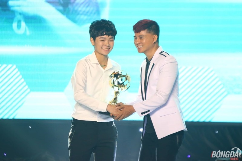 Trực tiếp quả bóng vàng Việt Nam 2018: Lần đầu cho Quang Hải - Bóng Đá