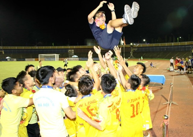 Cựu tuyển thủ U23 Việt Nam hóa 