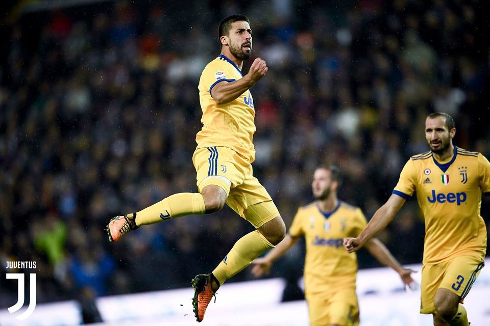 Góc HLV Nguyễn Văn Sỹ: Khó khăn chờ đón Juventus - Bóng Đá