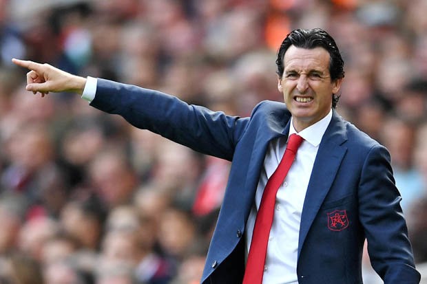 Gary Neville bảo vệ Unai Emery - Bóng Đá