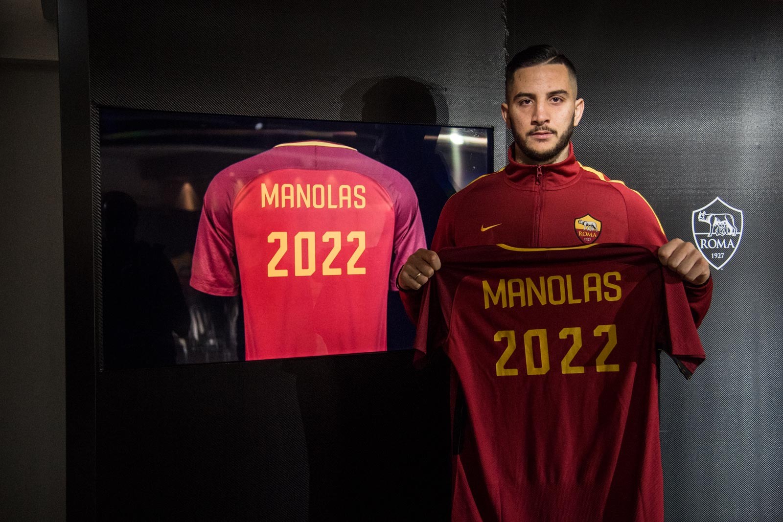 Manolas, Monchi trầm tư trong ngày ký hợp đồng  - Bóng Đá