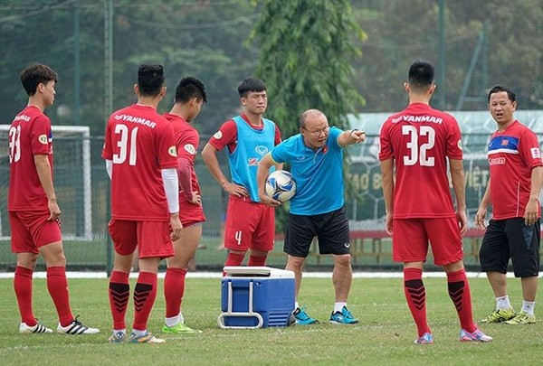 'Hãy luôn nhớ rằng, các bạn là người Việt Nam!' - Bóng Đá