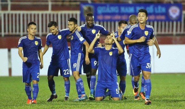 V-League hạ màn: Vừa đá vừa chờ 