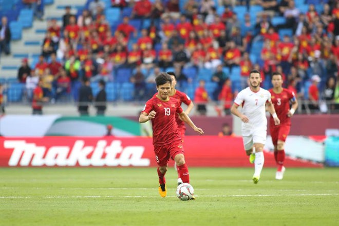 Trực tiếp ĐT Việt Nam 1-1 Jordan (H2): Tiến Linh thay Công Phượng, thầy Park làm mới hàng công - Bóng Đá