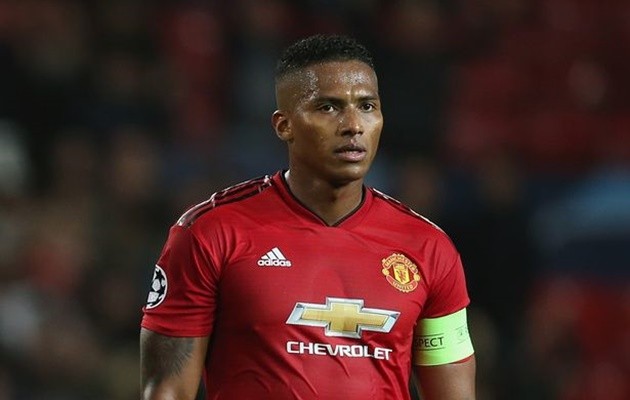 Mourinho thực hiện 8 sự thay đổi, gọi 2 thần đồng đấu Valencia - Bóng Đá