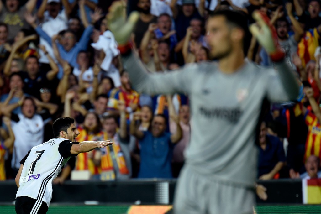 Valencia 4-0 Sevilla: - Bóng Đá