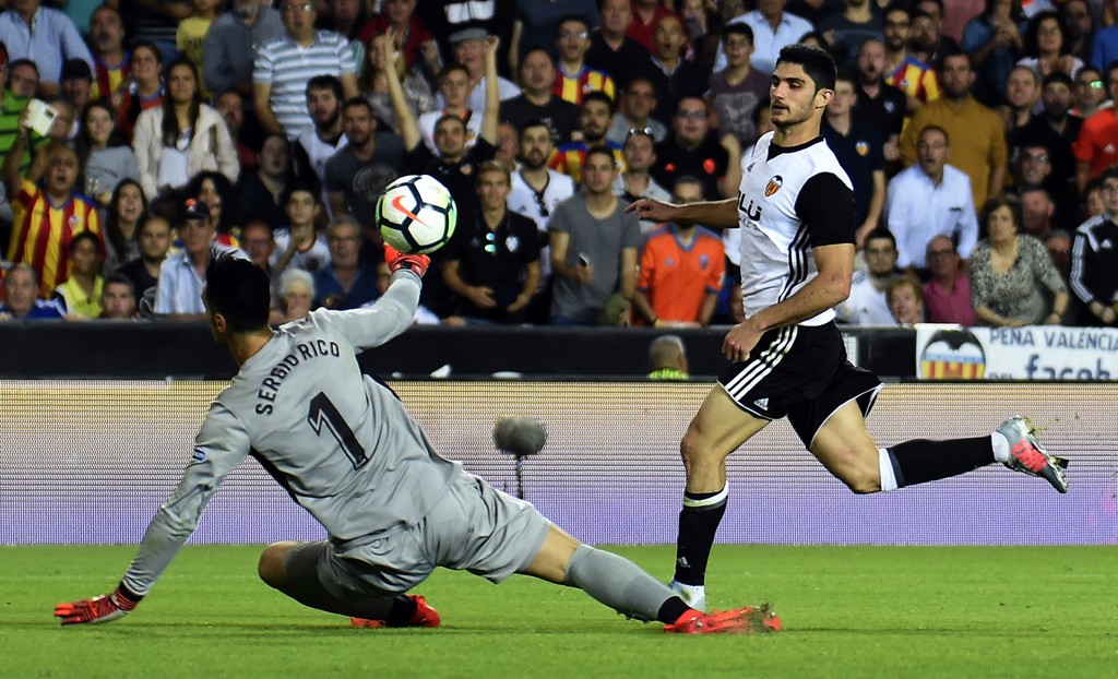 Valencia 4-0 Sevilla: - Bóng Đá