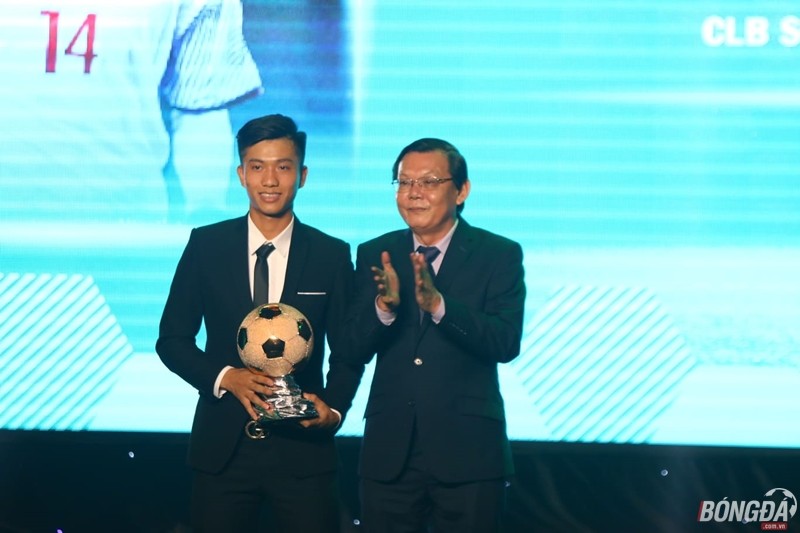 Trực tiếp quả bóng vàng Việt Nam 2018: Quang Hải cạnh tranh với Anh Đức, Công Phượng không vào top 3 - Bóng Đá