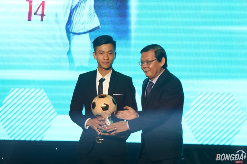 Trực tiếp quả bóng vàng Việt Nam 2018: Quang Hải cạnh tranh với Anh Đức, Công Phượng không vào top 3 - Bóng Đá