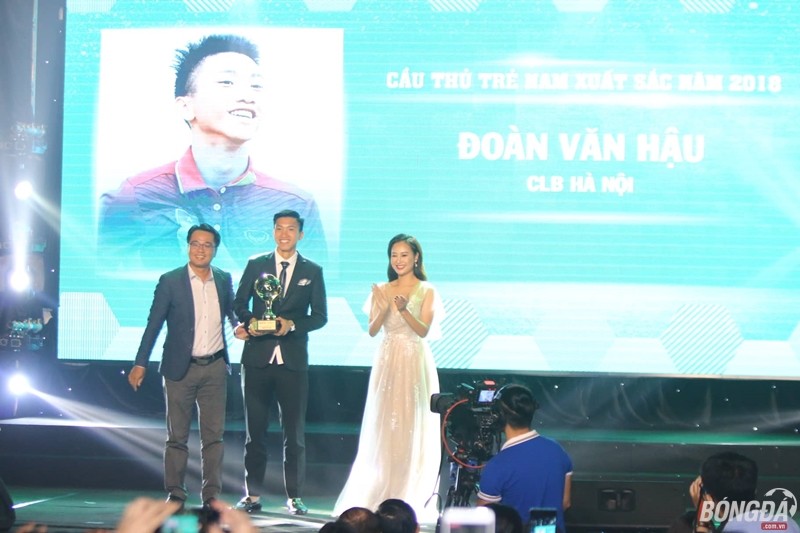Trực tiếp quả bóng vàng Việt Nam 2018: Lần đầu cho Quang Hải - Bóng Đá