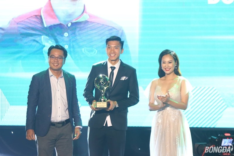 Trực tiếp quả bóng vàng Việt Nam 2018: Lần đầu cho Quang Hải - Bóng Đá