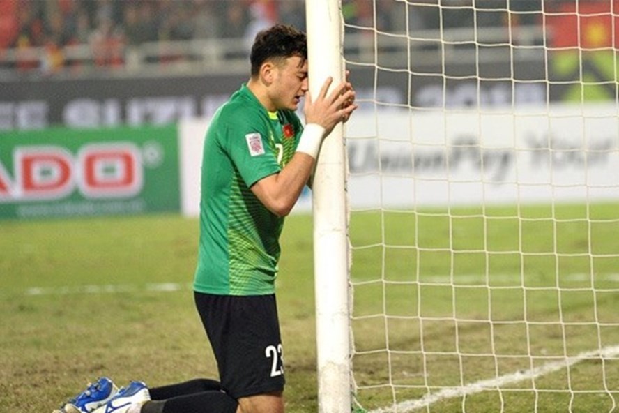 Xúc động với tâm thư của mẹ Đặng Văn Lâm gửi cho con trai - Bóng Đá