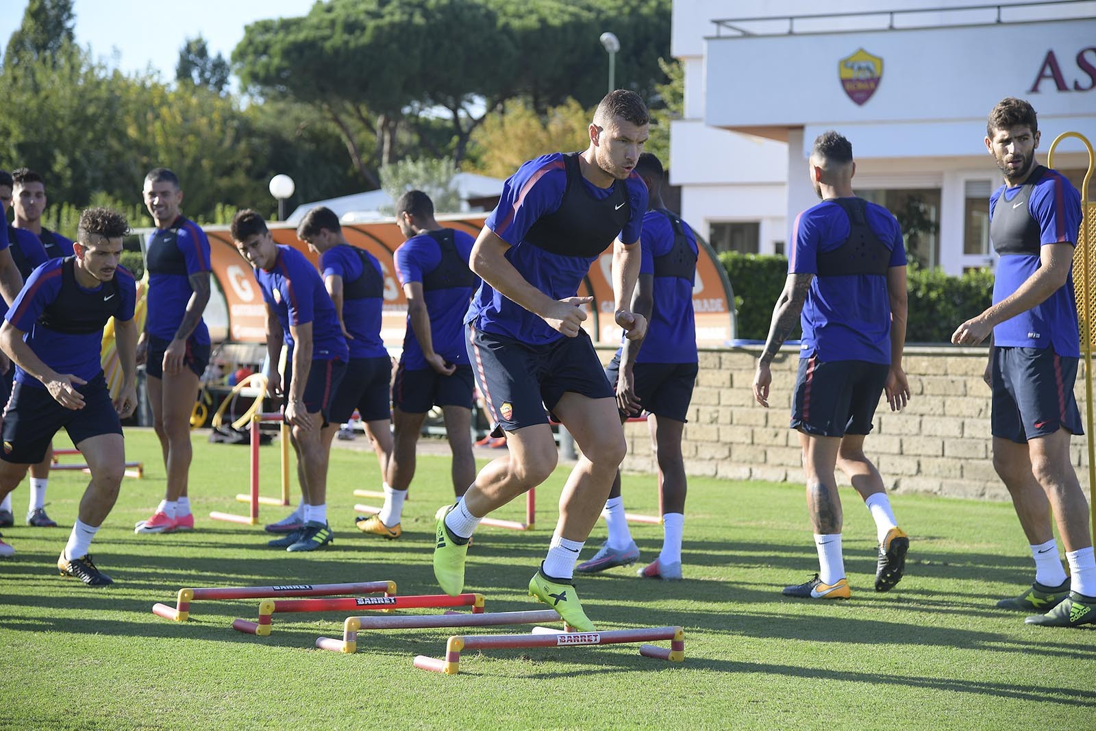 Ảnh Roma tập luyện - Bóng Đá