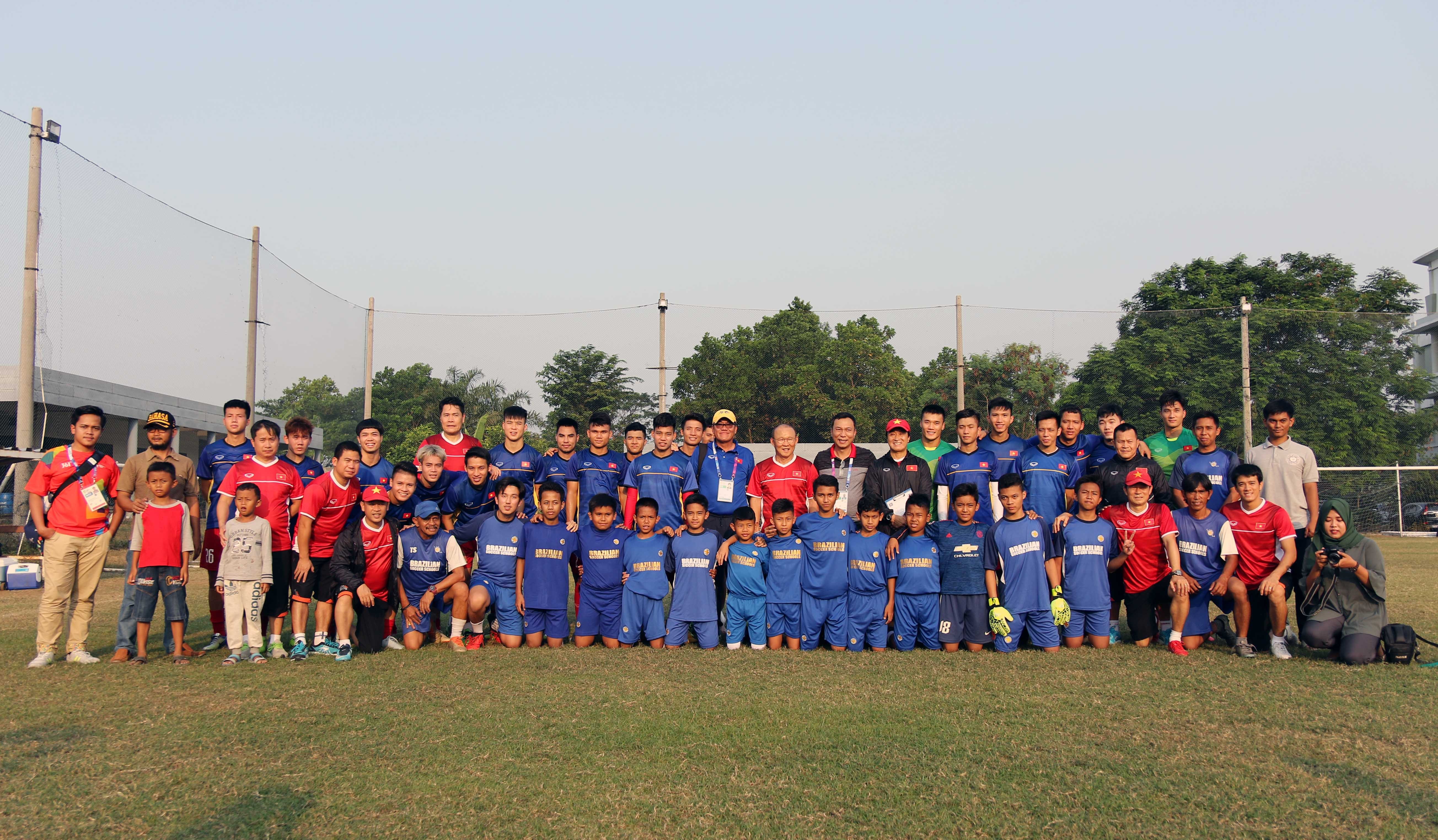 Ban huấn luyện hài lòng về sân tập của U23 Việt Nam tại ASIAD 2018 - Bóng Đá