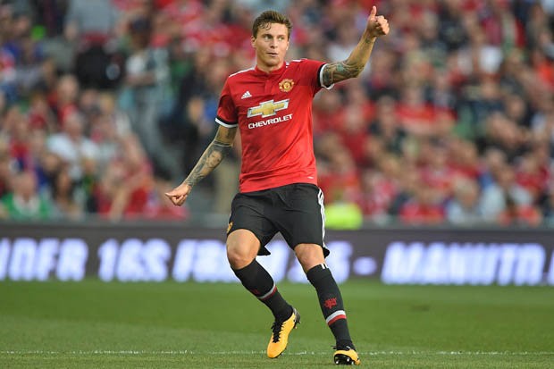 Victor Lindelof lên chức bố - Bóng Đá