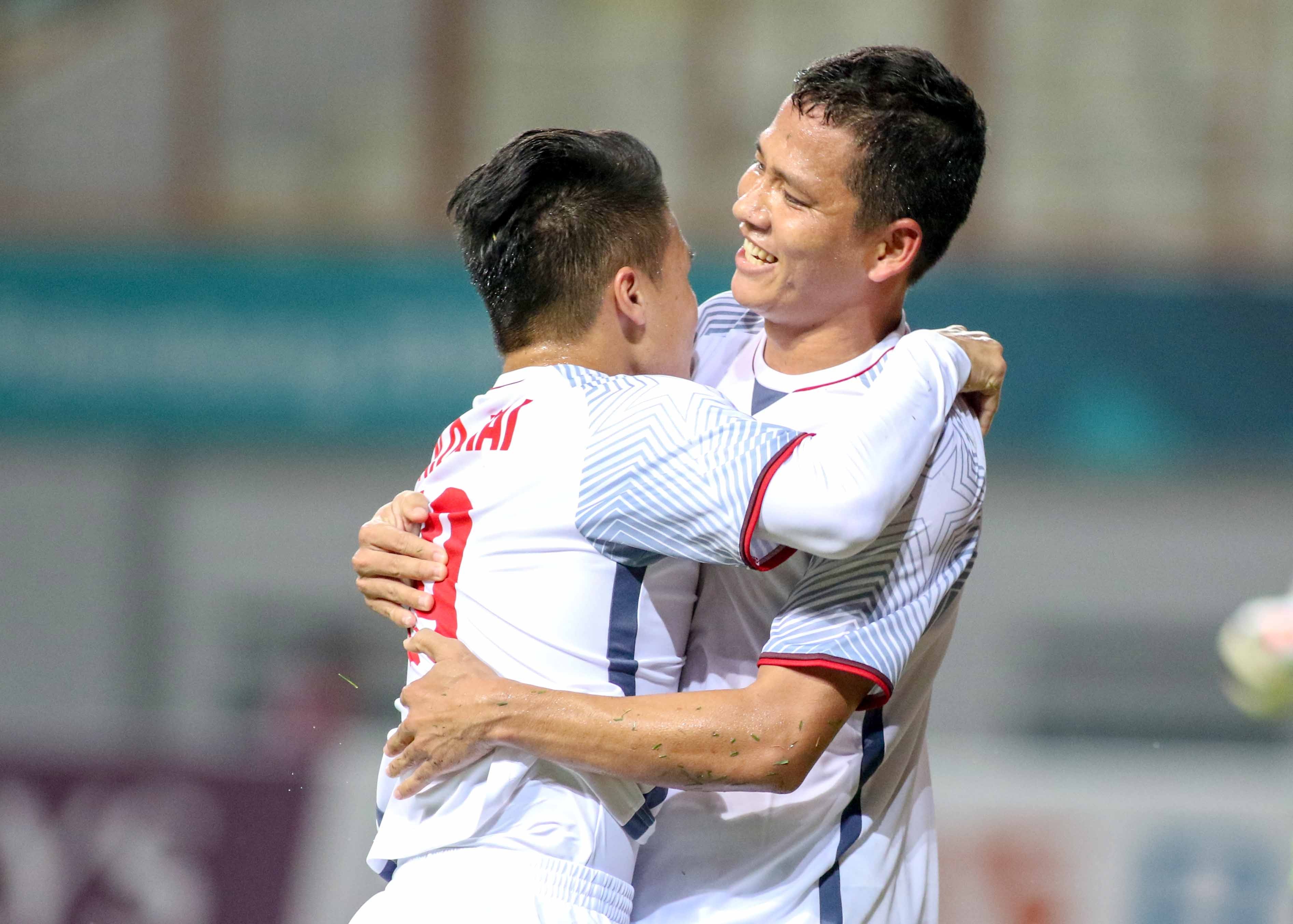 TRỰC TIẾP ĐT Lào 0-1 ĐT Việt Nam (H1): Trọng Hoàng chưa thể nhân đôi cách biệt - Bóng Đá