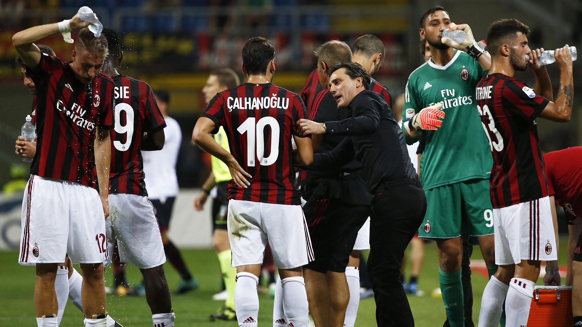 Khi Milanista đi xem hài kịch! - Bóng Đá