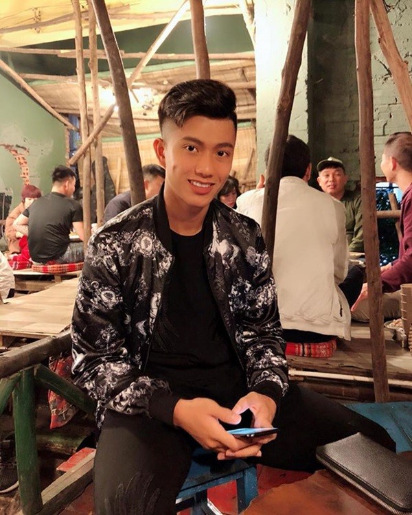 Tuyển thủ Việt Nam làm gì trong ngày đầu trở về từ Asian Cup 2019? - Bóng Đá