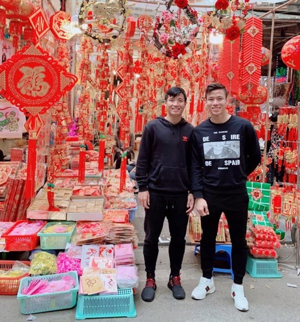 Tuyển thủ Việt Nam làm gì trong ngày đầu trở về từ Asian Cup 2019? - Bóng Đá