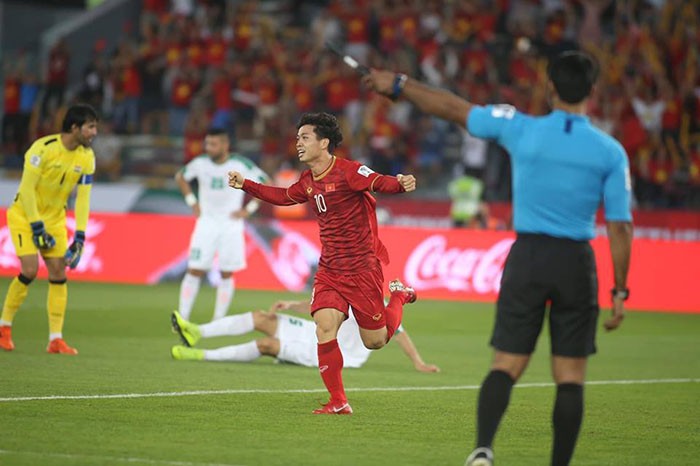 Việt Nam vs Iraq: Công Phượng và nước cờ cao tay của thầy Park - Bóng Đá