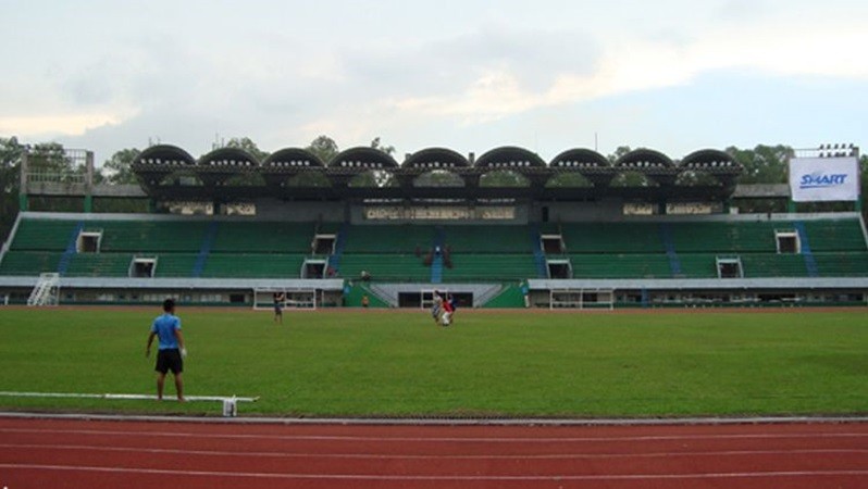 Tuyển Việt Nam sẽ đá trận bán kết lượt đi trên SVĐ tồi tàn nhất AFF Cup - Bóng Đá