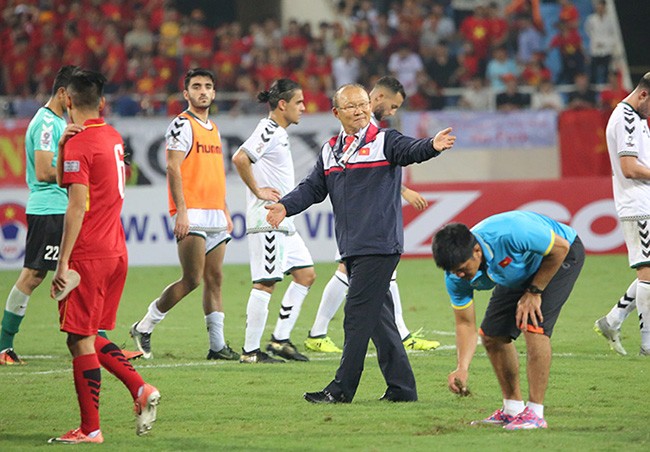 Tuyển Việt Nam: Khi may hơn... khôn - Bóng Đá