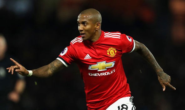 Hóa siêu nhân trước Watford, Ashley Young nói gì? - Bóng Đá