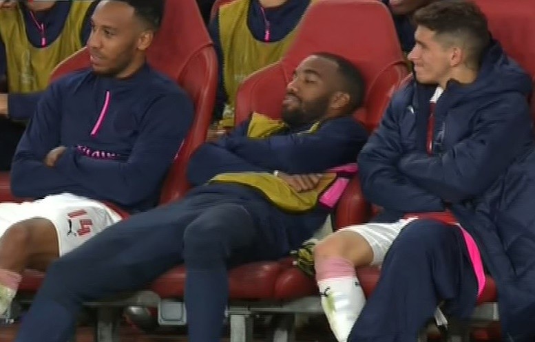 Aubameyang ghi bàn, Lacazette buồn ra mặt - Bóng Đá