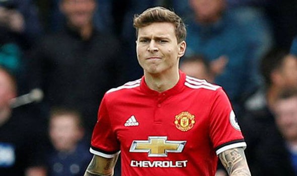 Mourinho đã mất niềm tin vào Victor Lindelof - Bóng Đá
