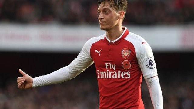 Chơi thăng hoa, Mesut Ozil được Barcelona đánh tiếng - Bóng Đá
