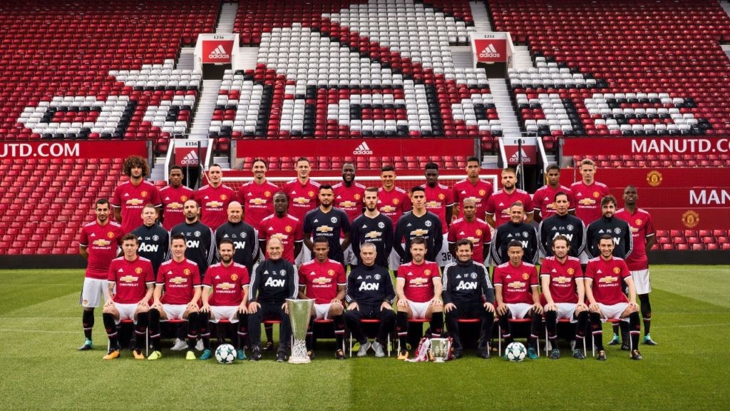 Man Utd chụp ảnh mùa giải... có mà không có Pogba - Bóng Đá