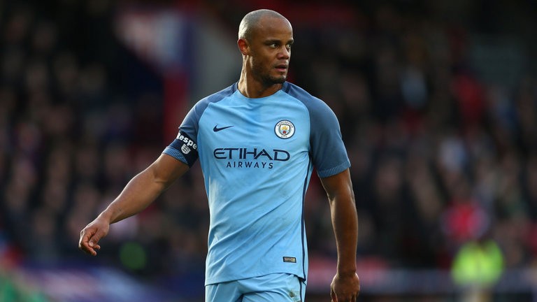 Chiến Liverpool, Man City mất 'hòn đá tảng' - Bóng Đá