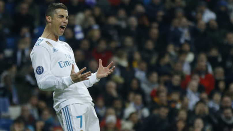 Ronaldo ngạo nghễ: 