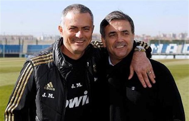Mourinho bí mật 'hẹn hò' với cựu HLV của V-League - Bóng Đá