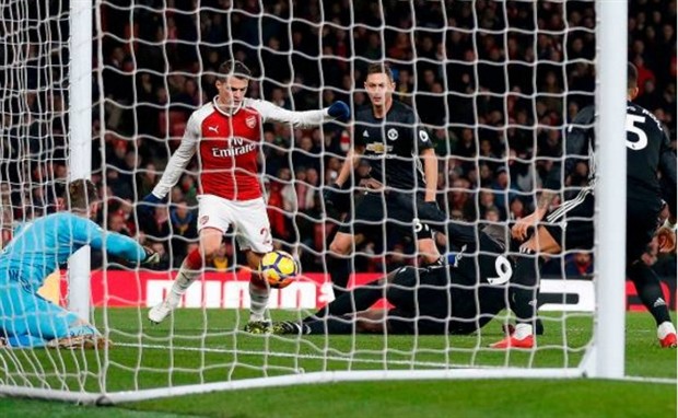 Bỏ lại khó khăn, sao Dortmund chung tay mang niềm vui đến NHM - Bóng Đá