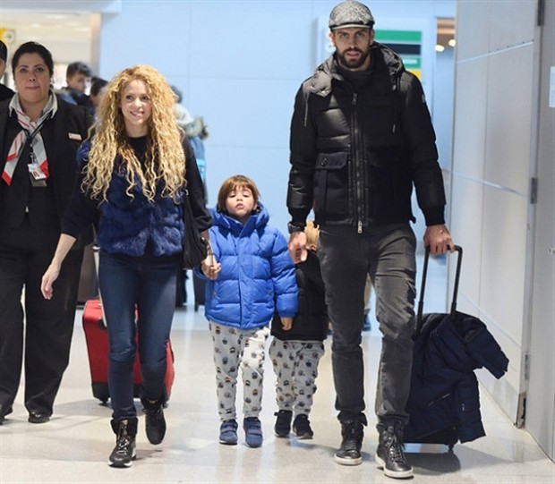 Vợ chồng Pique hạnh phúc tới Mỹ du lịch - Bóng Đá