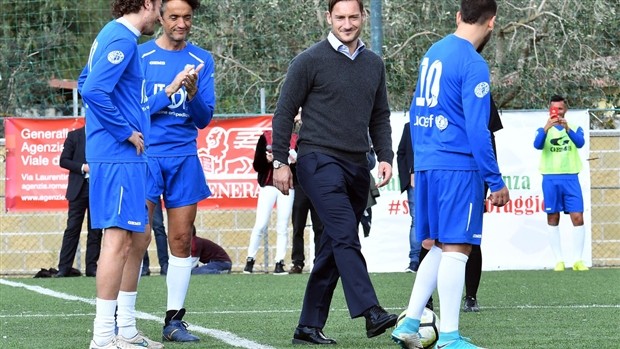 Totti đứng lên đòi công bằng cho phái yếu - Bóng Đá