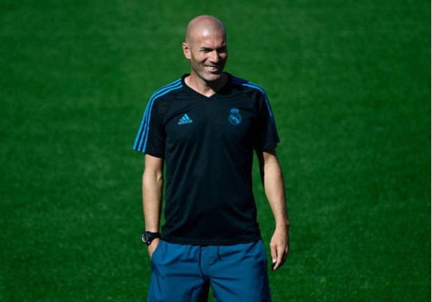 Tương lai chưa rõ, Sanchez và Ozil vẫn rất kiệm lời trên sân tập của Arsenal - Bóng Đá