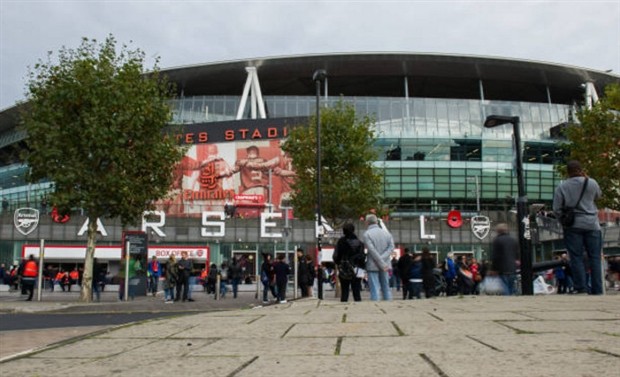 Vừa tới Emirates, dàn sao Swansea đã tranh thủ tự sướng - Bóng Đá