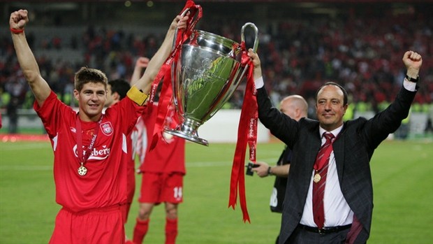 CĐV Liverpool đồng loạt gửi thư 'cầu cứu' Benitez - Bóng Đá