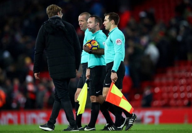 Klopp 'bám riết' trọng tài vì Liverpool bị từ chối bàn thắng - Bóng Đá