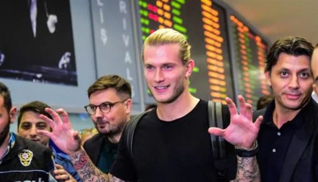 Tội đồ Karius tươi như hoa khi thoát khỏi Liverpool - Bóng Đá