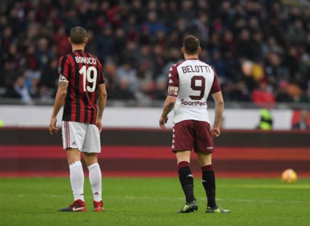 Con trai Bonucci sung sướng khi nhận áo từ 'đối thủ' của cha - Bóng Đá