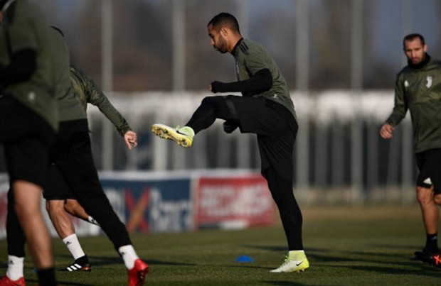 Juventus 'nặng nề' chuẩn bị cho ngày tái đấu với Barcelona - Bóng Đá