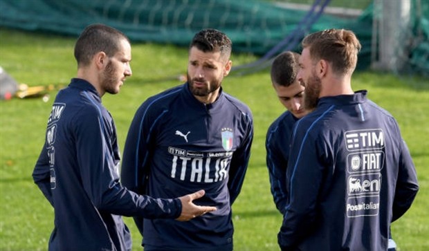 Bonucci né tránh các sao Juventus trên tuyển? - Bóng Đá